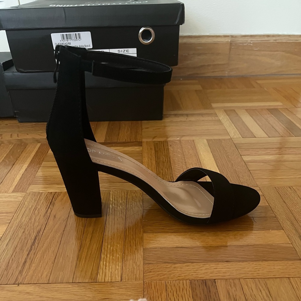 Black Opened Toed heels with strap